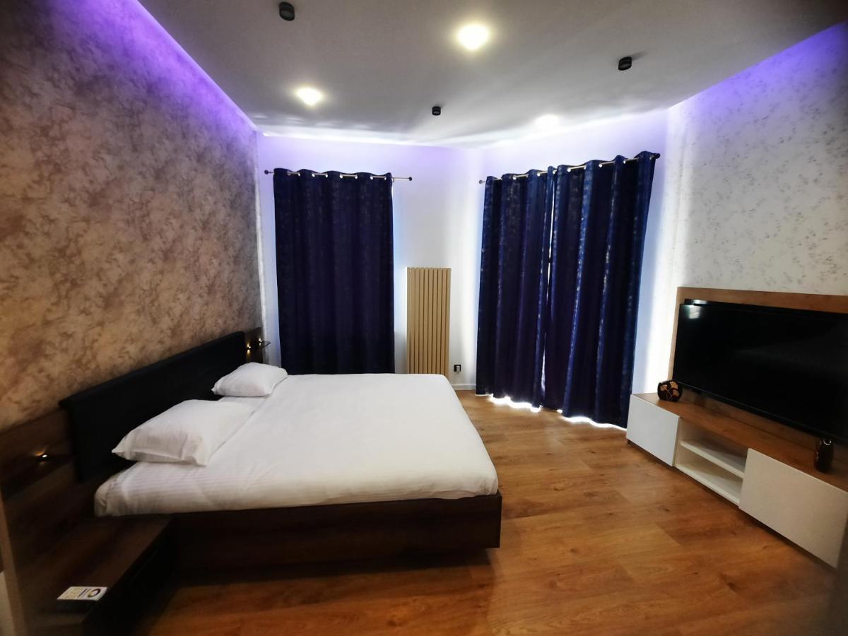 Rosh Apartment *